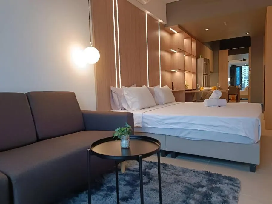 Col137A Modern Balcony Klcc View & Infinity Pool Lejlighed Kuala Lumpur